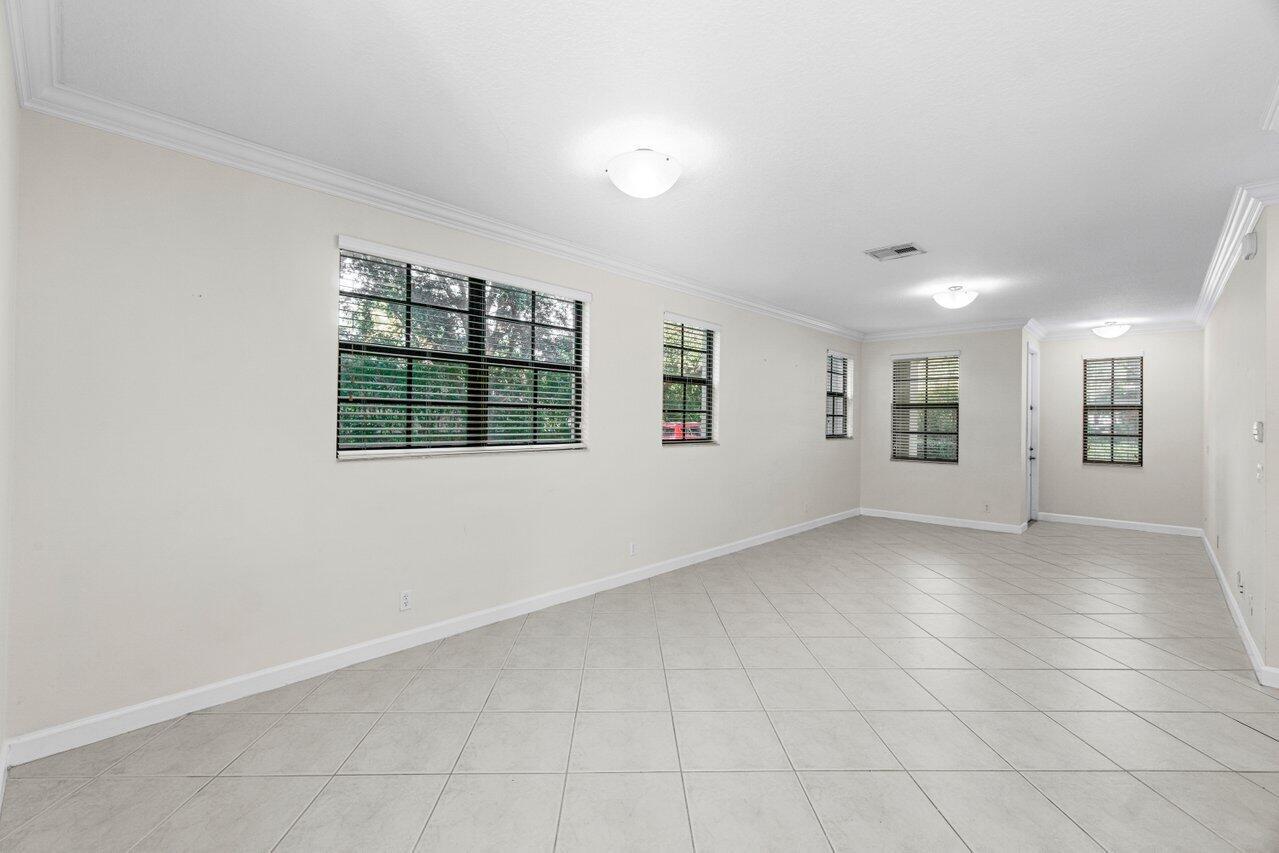 5036 S Chrystie Circle