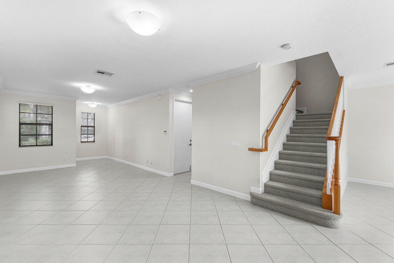 5036 S Chrystie Circle