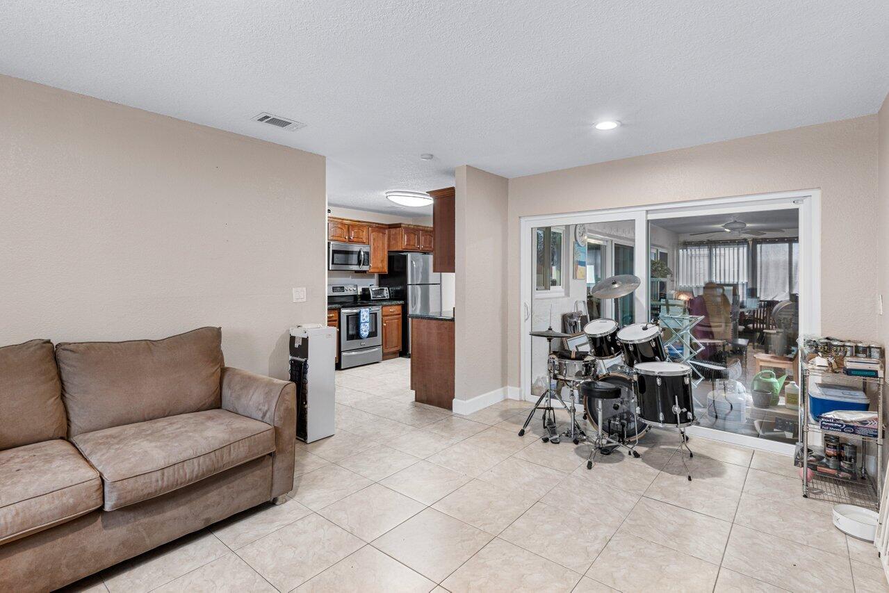 1317 SW 17th Street