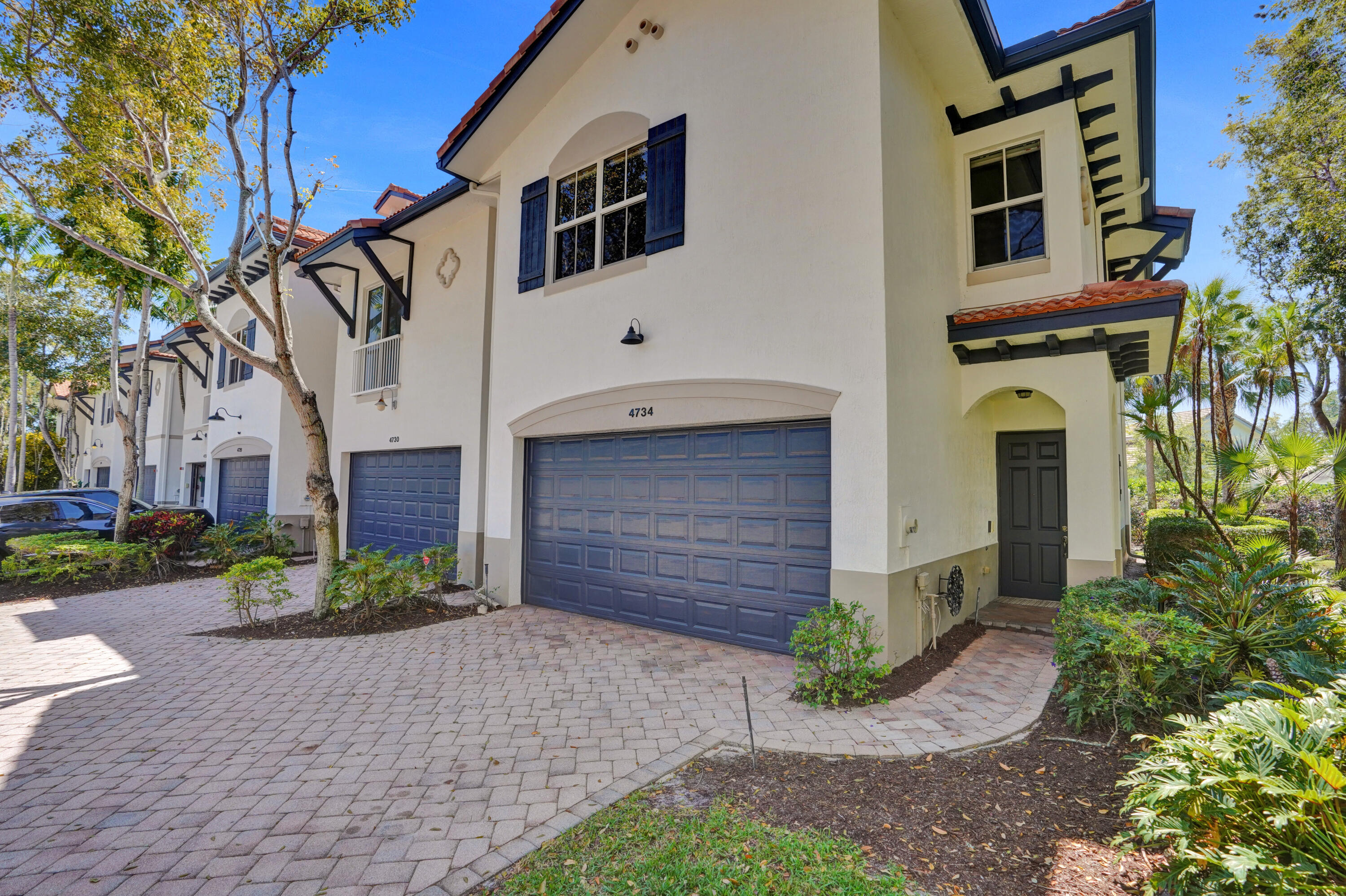 4734 S Prive Circle