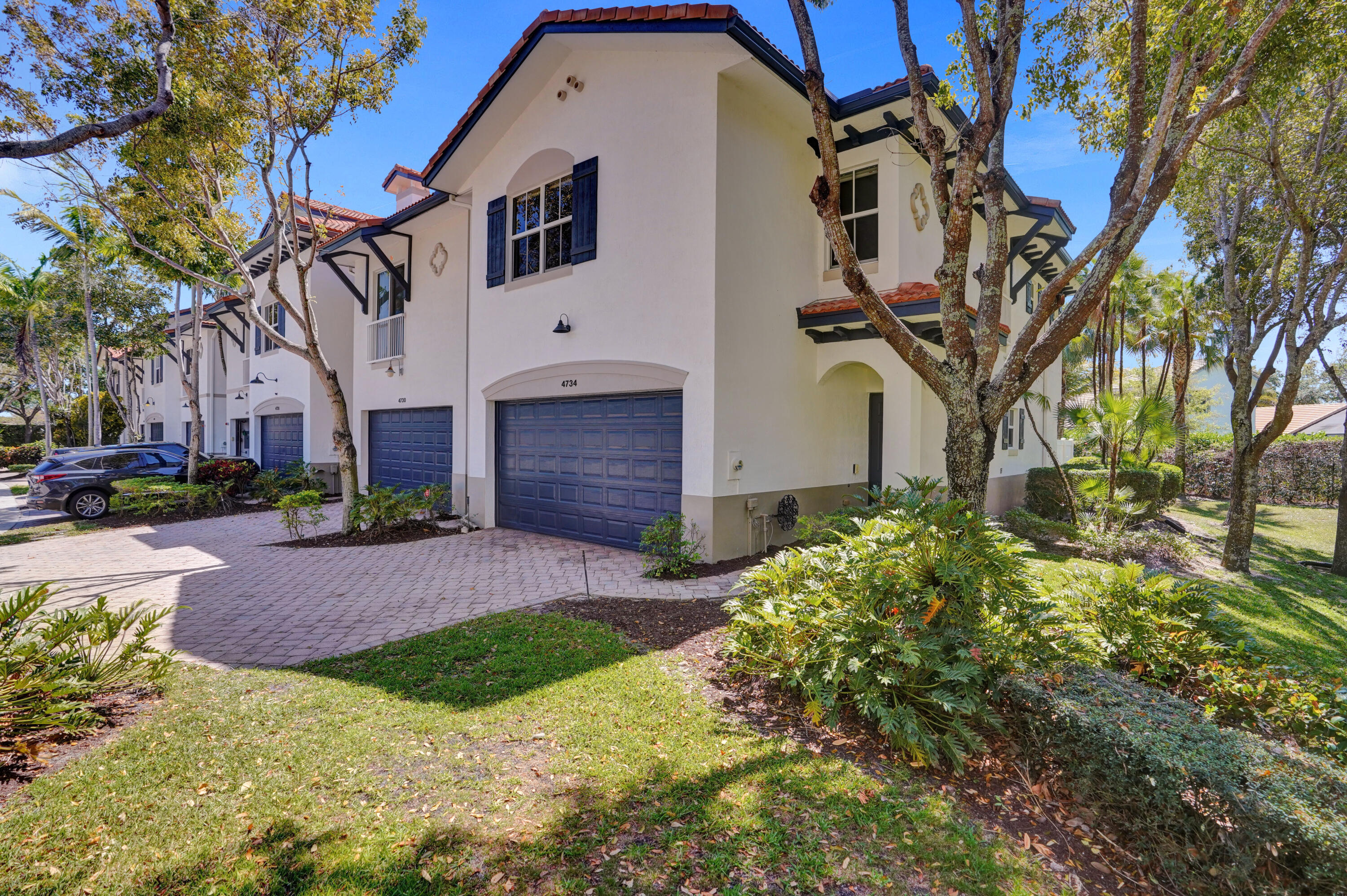 4734 S Prive Circle