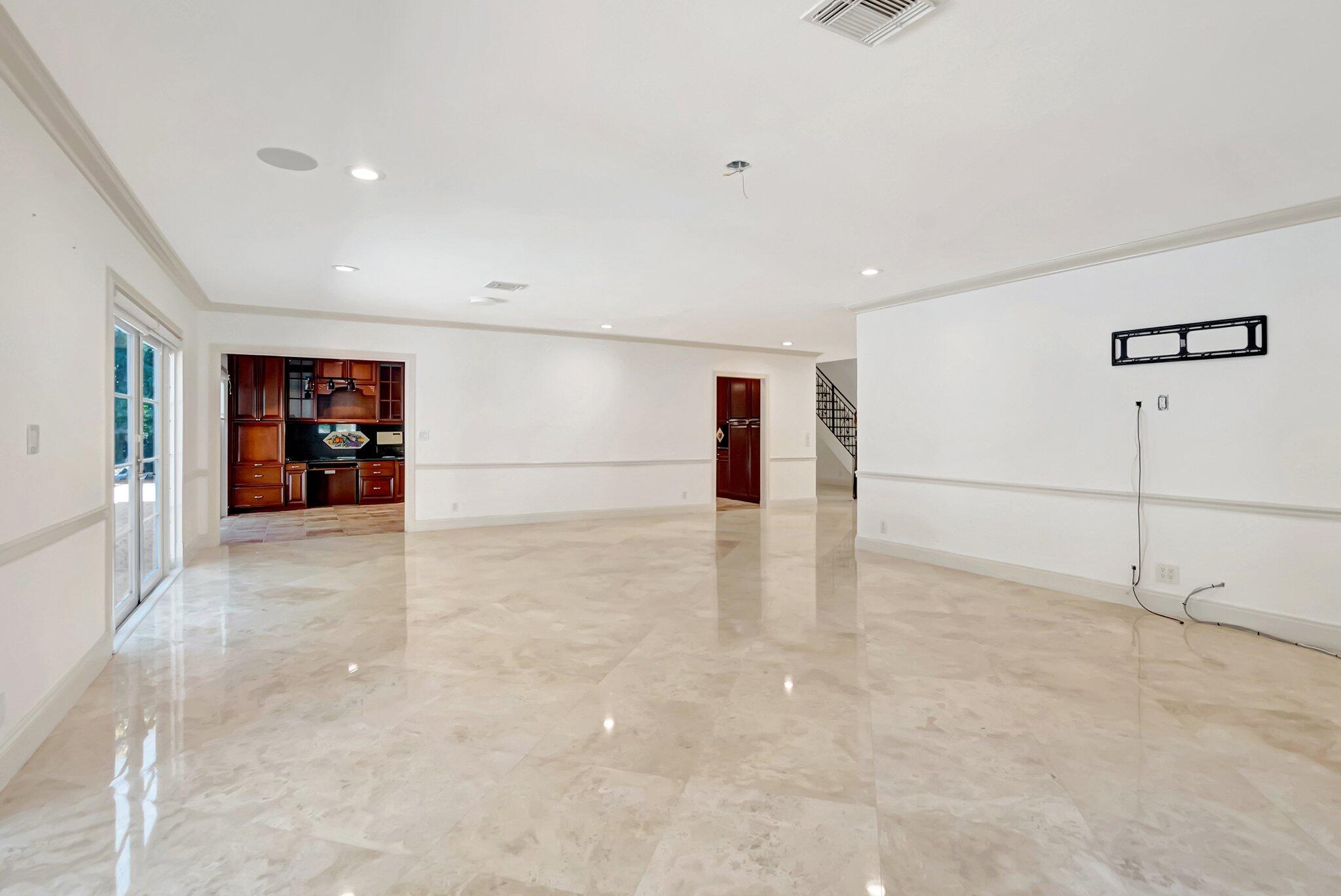 930 N Parkside Cir Circle N
