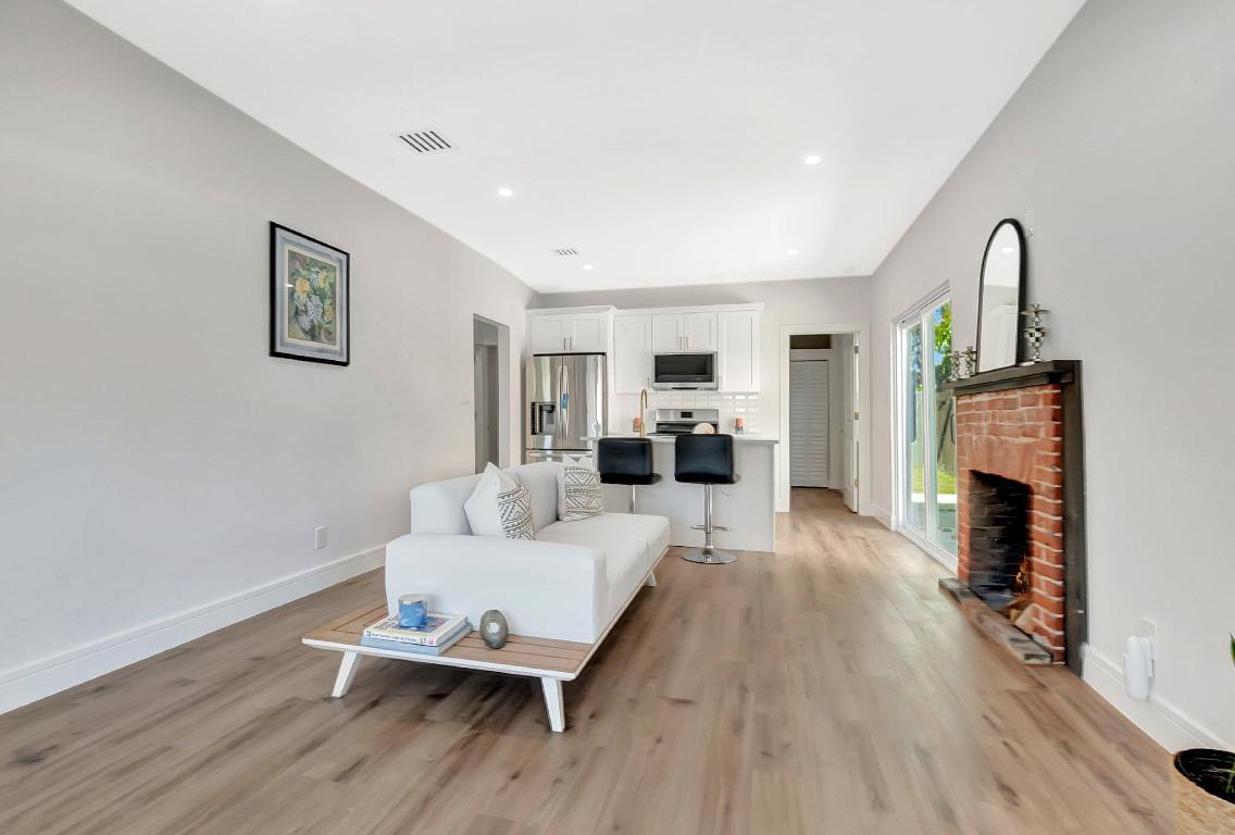 1313 N Federal Highway