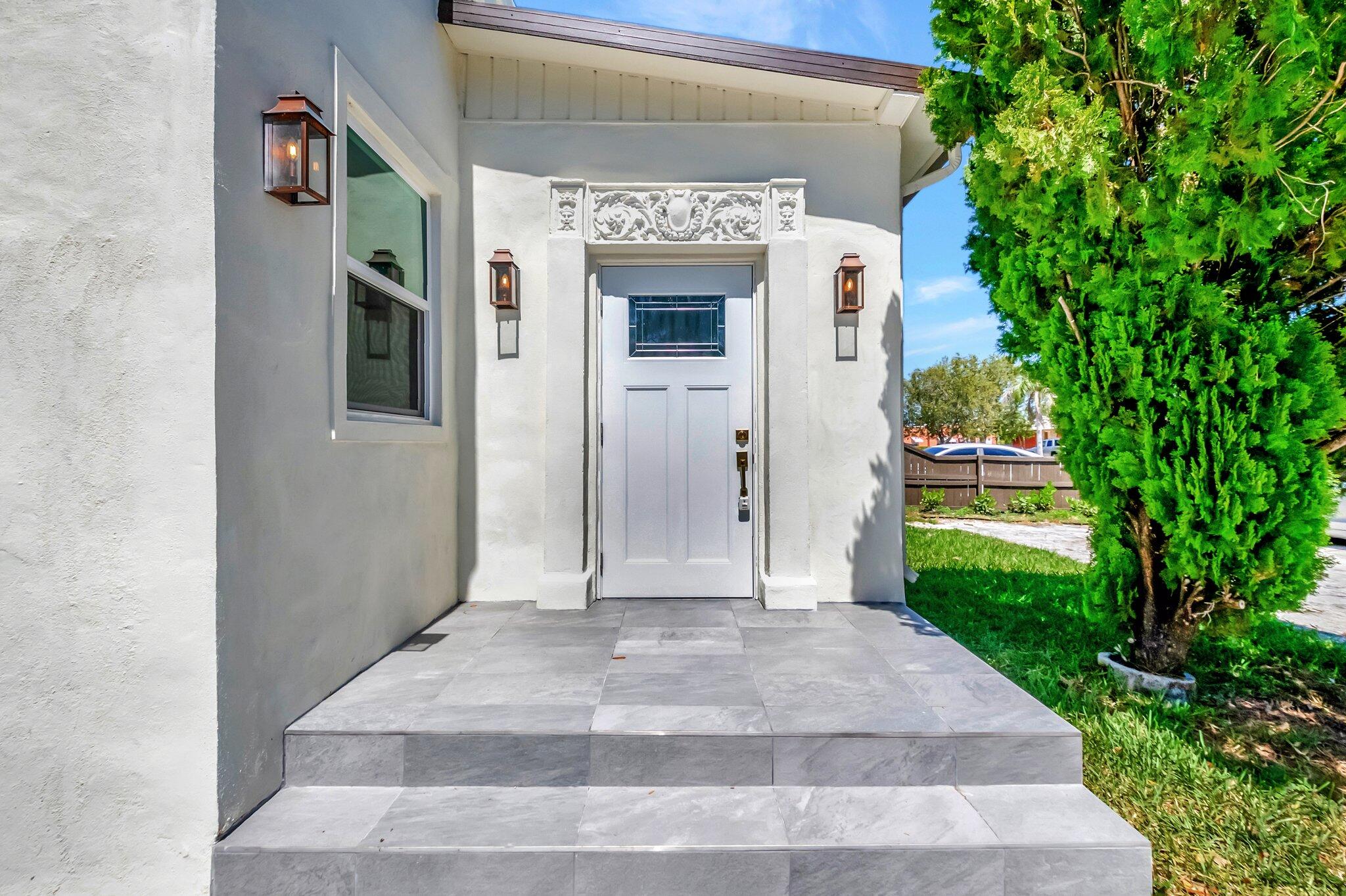 1313 N Federal Highway