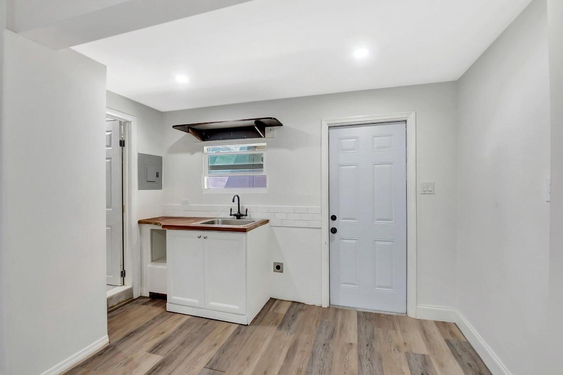 1313 N Federal Highway