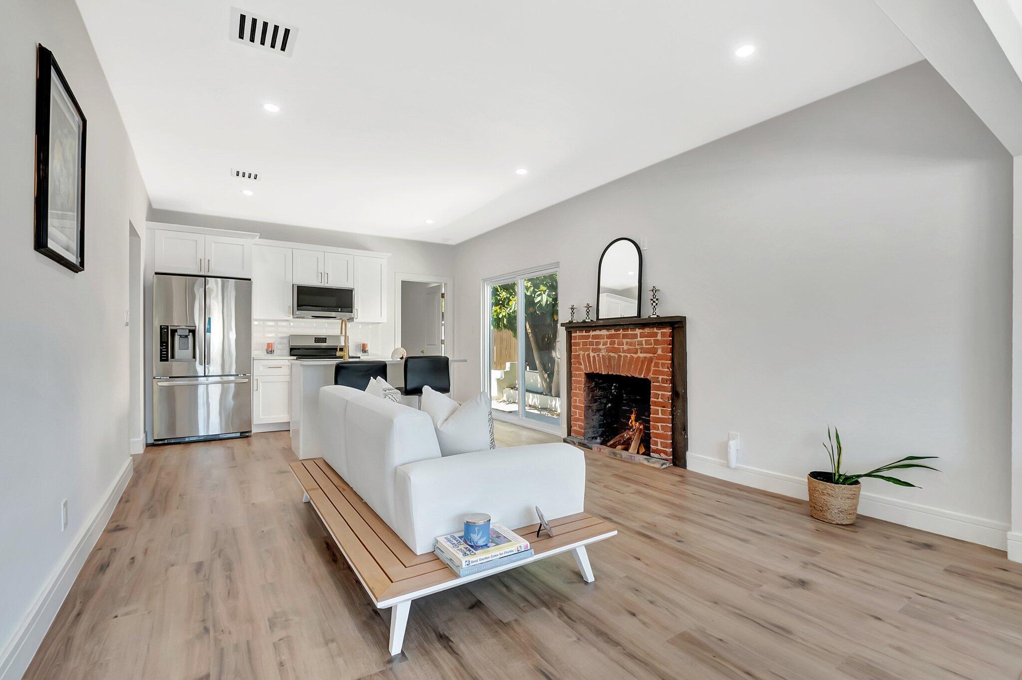 1313 N Federal Highway