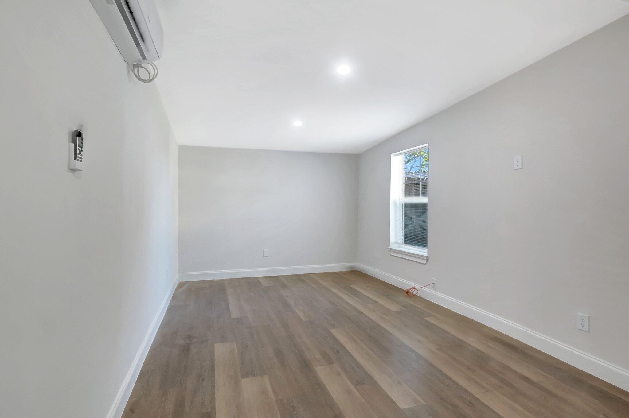 1313 N Federal Highway