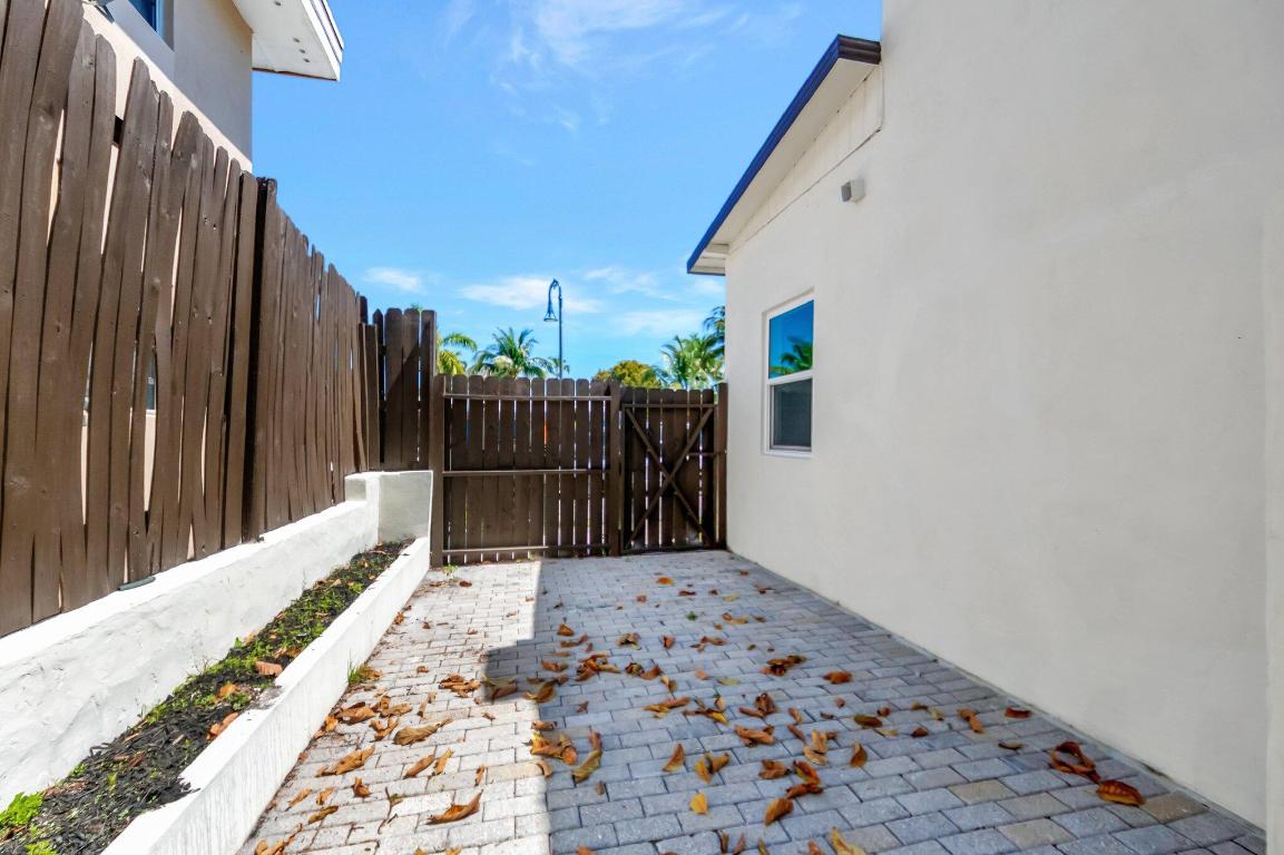 1313 N Federal Highway