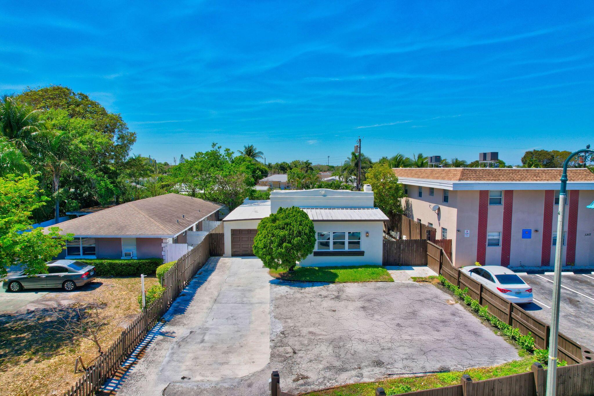 1313 N Federal Highway