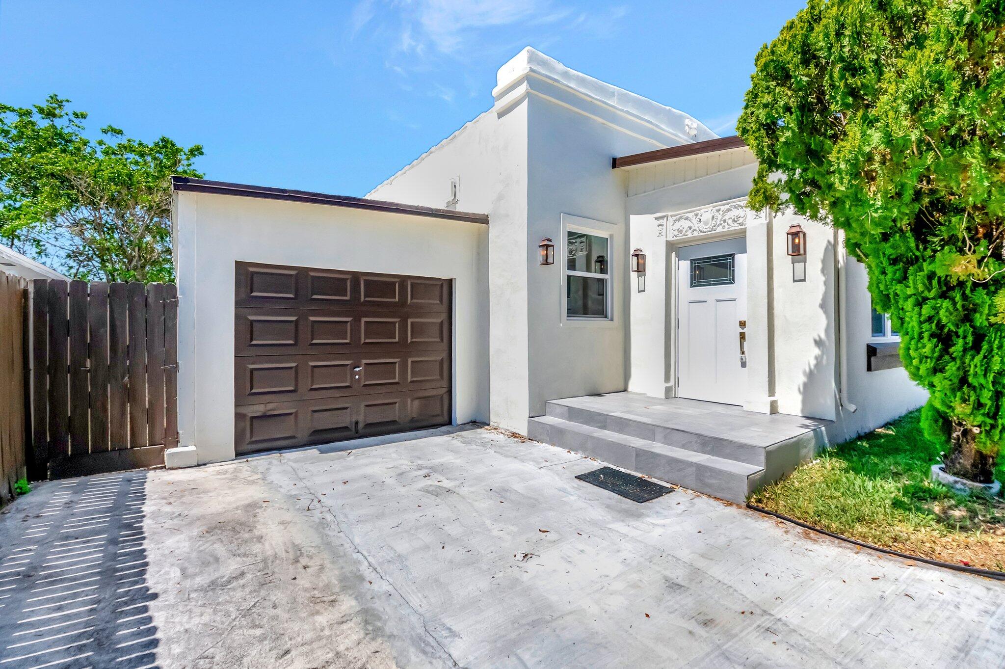 1313 N Federal Highway