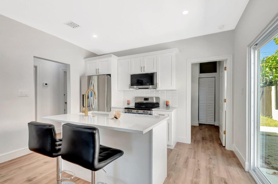 1313 N Federal Highway