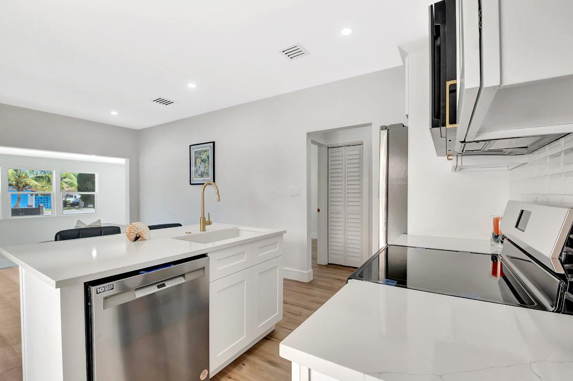 1313 N Federal Highway