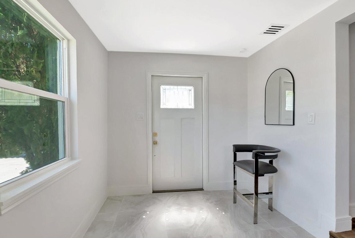 1313 N Federal Highway