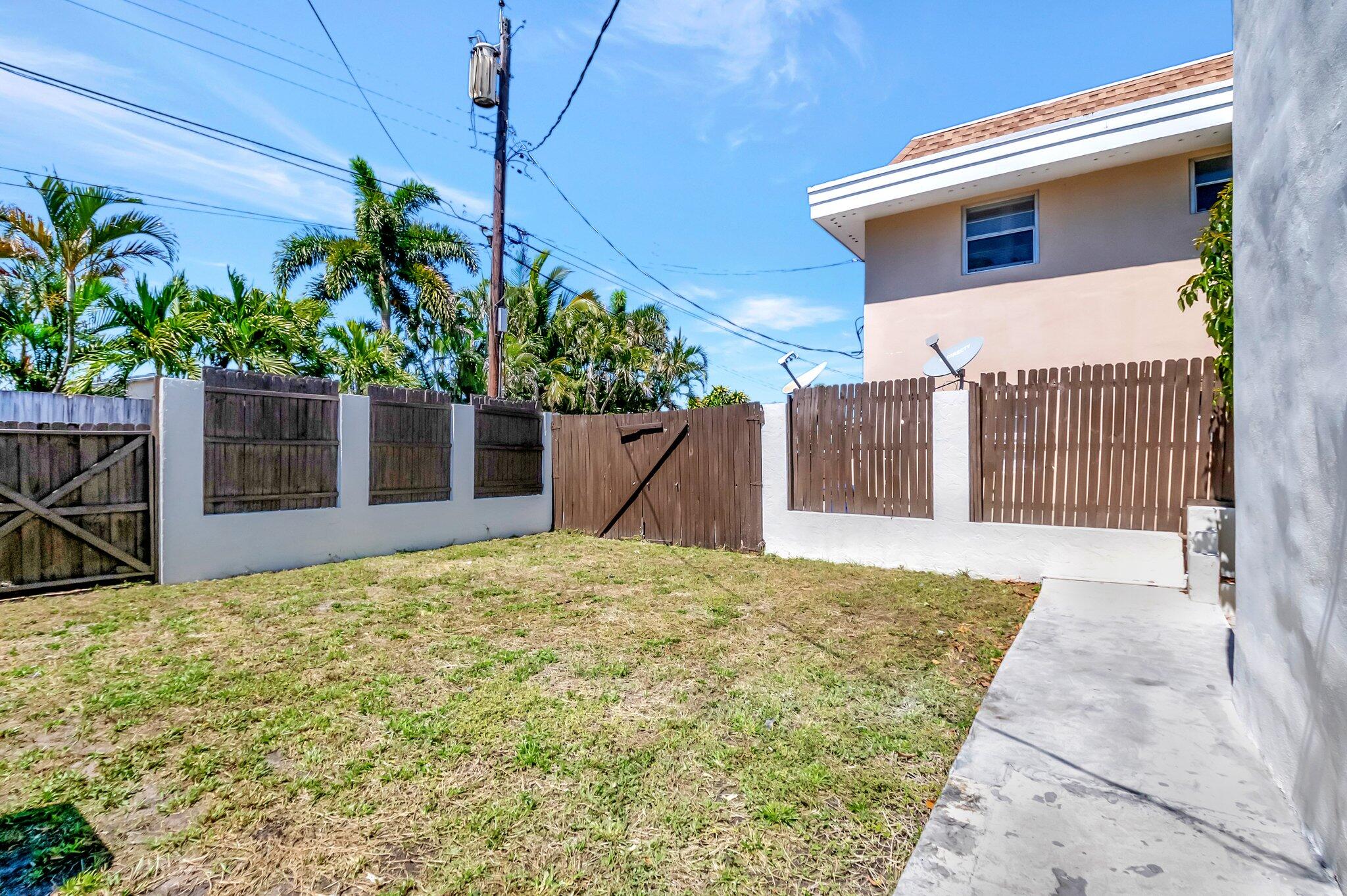 1313 N Federal Highway