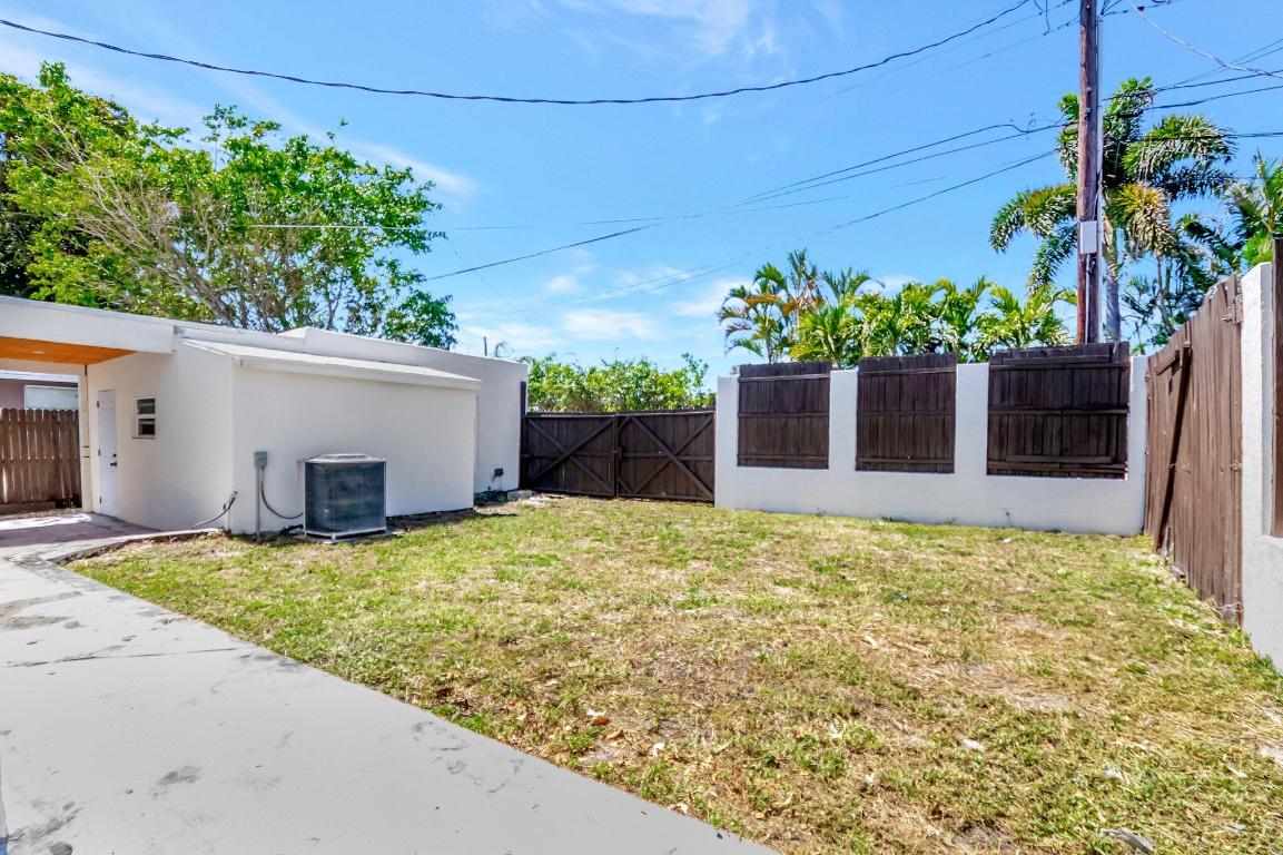 1313 N Federal Highway