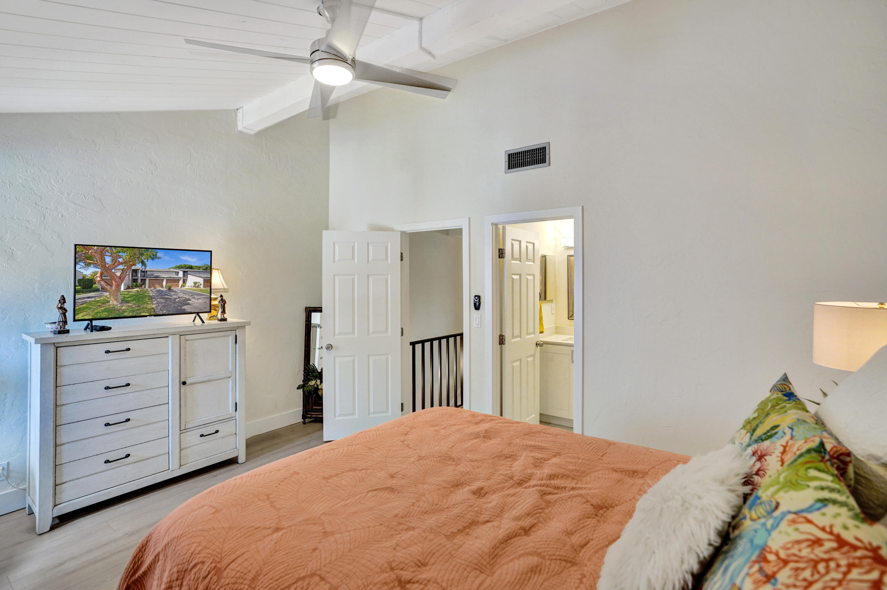 4631 NW 2nd Avenue 704