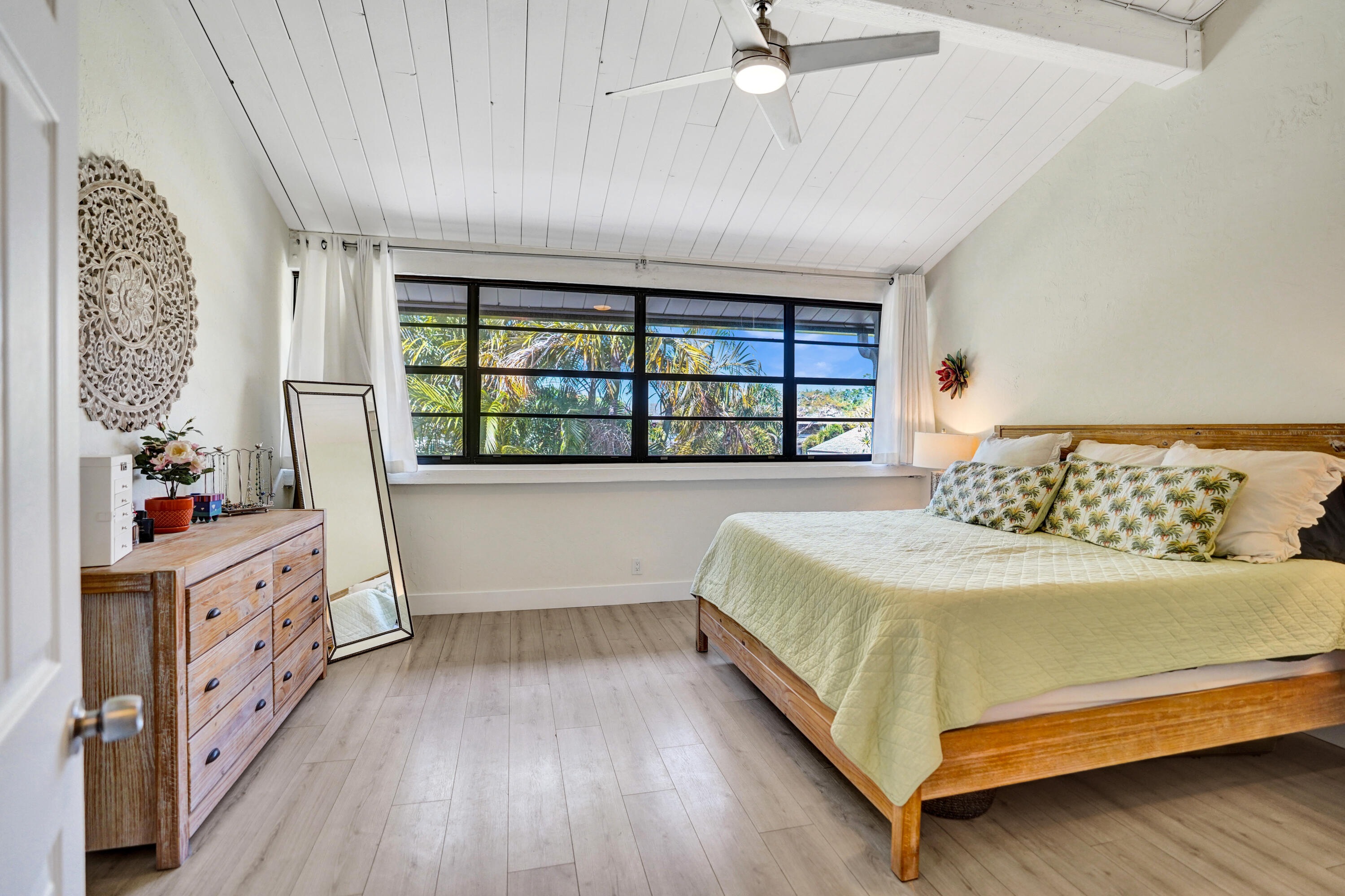 4631 NW 2nd Avenue 704