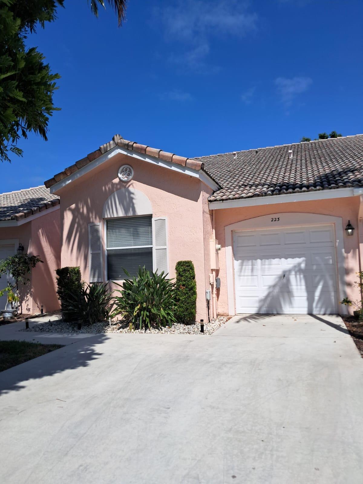 223 E Coral Trace Circle