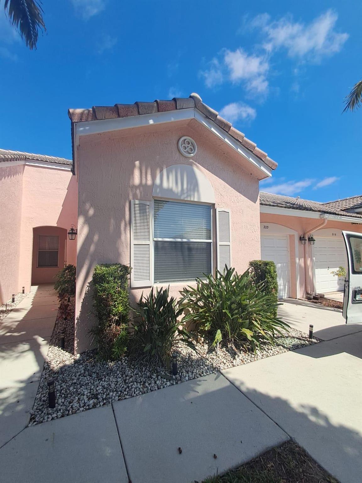 223 E Coral Trace Circle