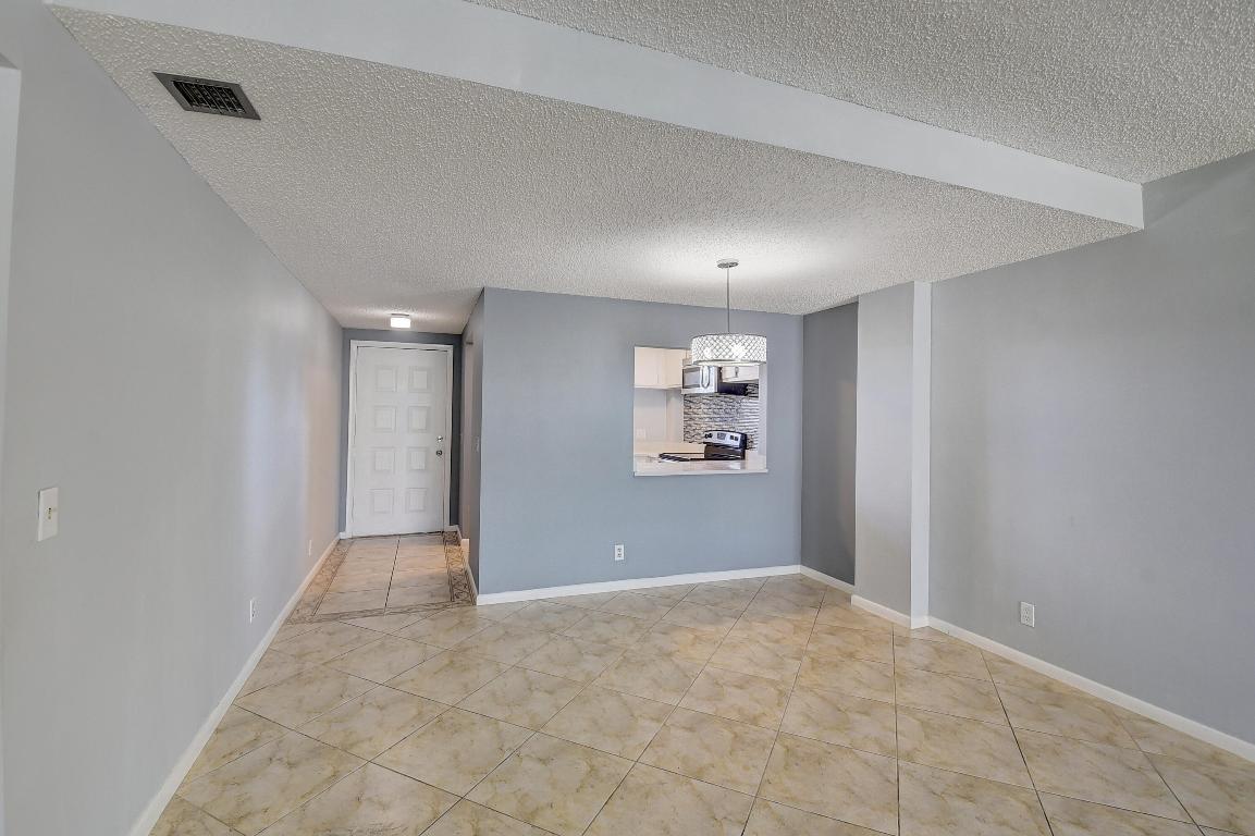 890 N Federal Highway 206