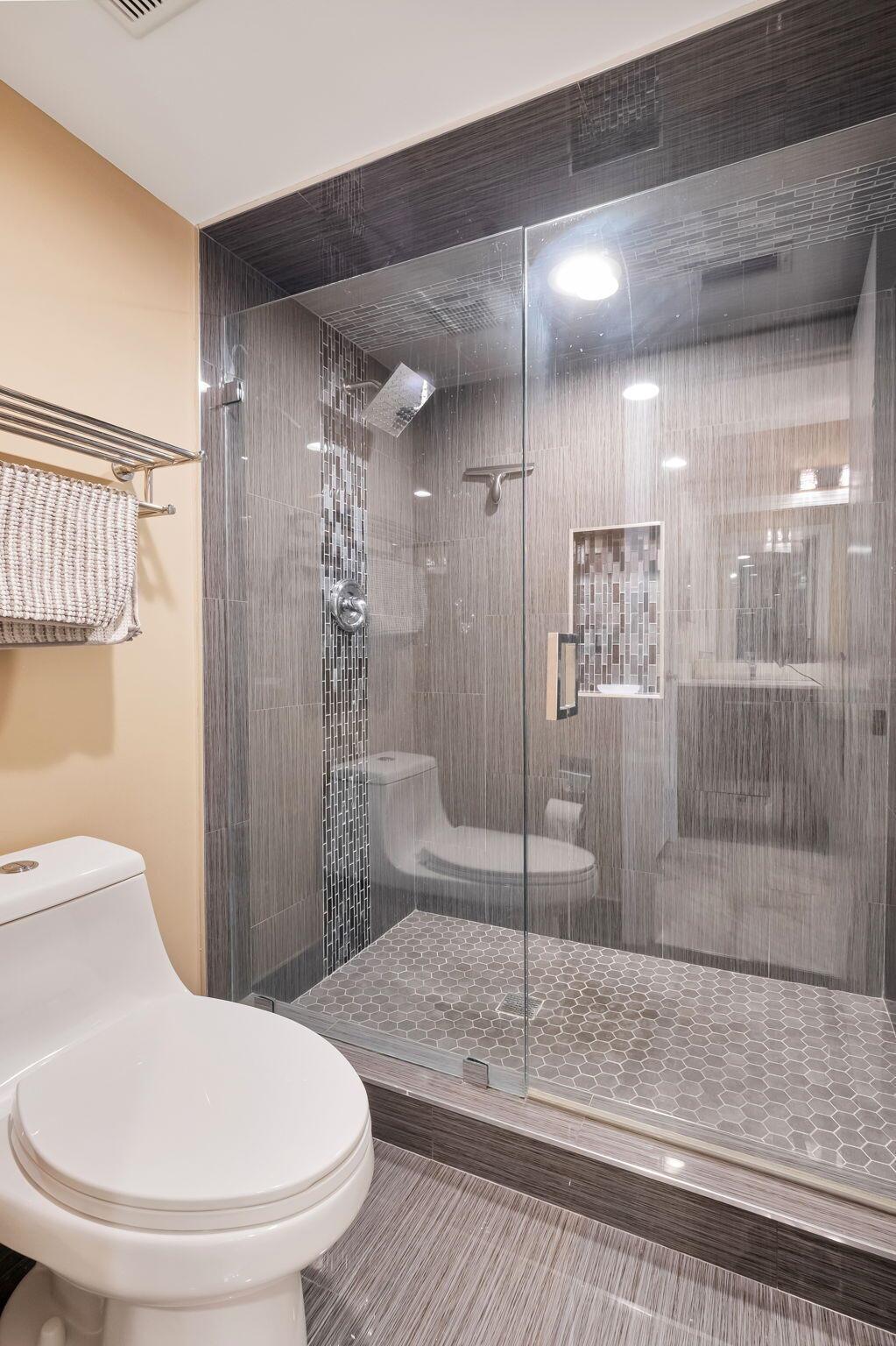 1631 NW 18th Avenue 102