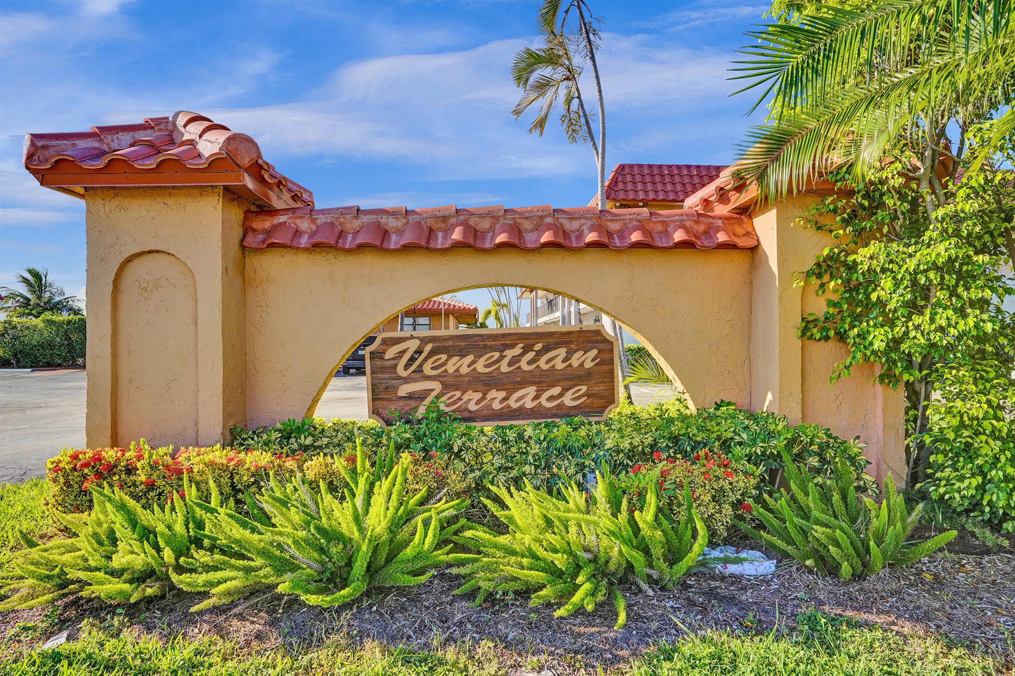 1981 W Woolbright Road E104