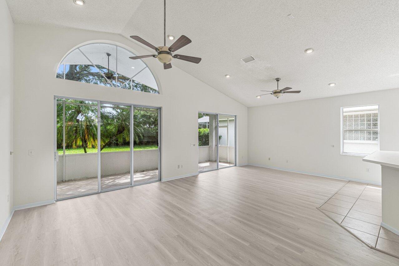 7728 Edinburough Lane