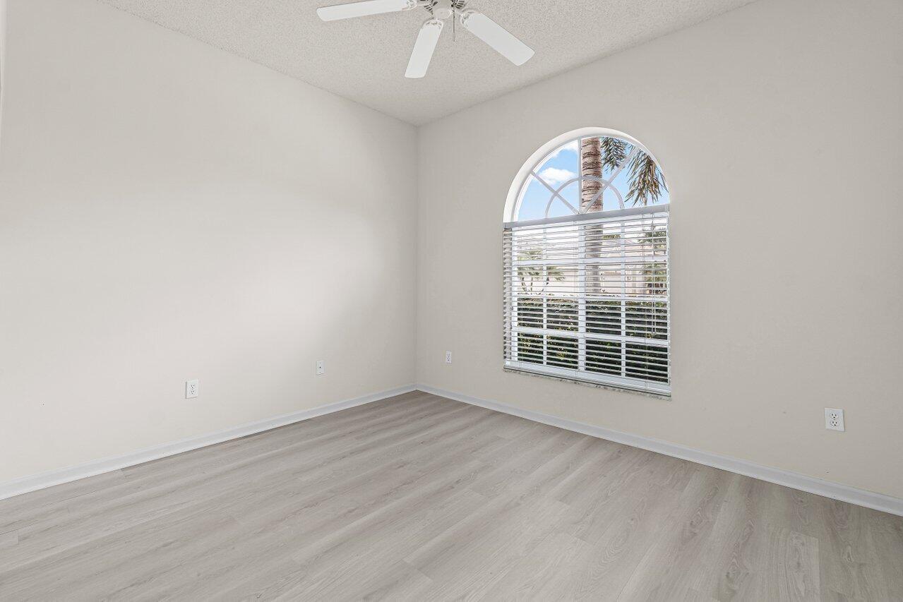 7728 Edinburough Lane