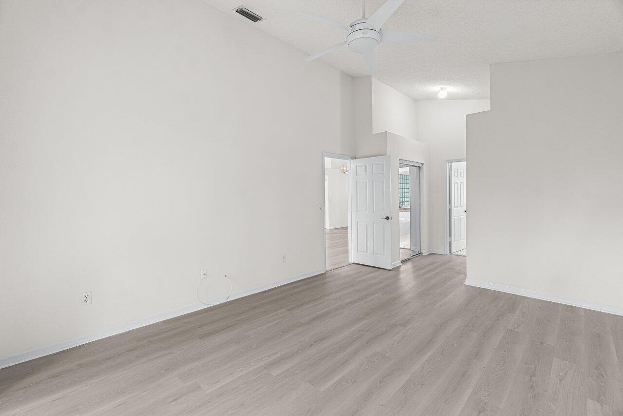 7728 Edinburough Lane