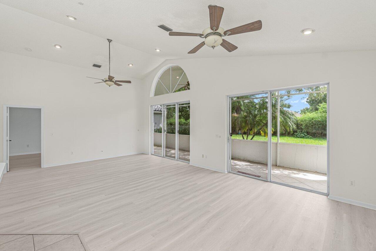 7728 Edinburough Lane