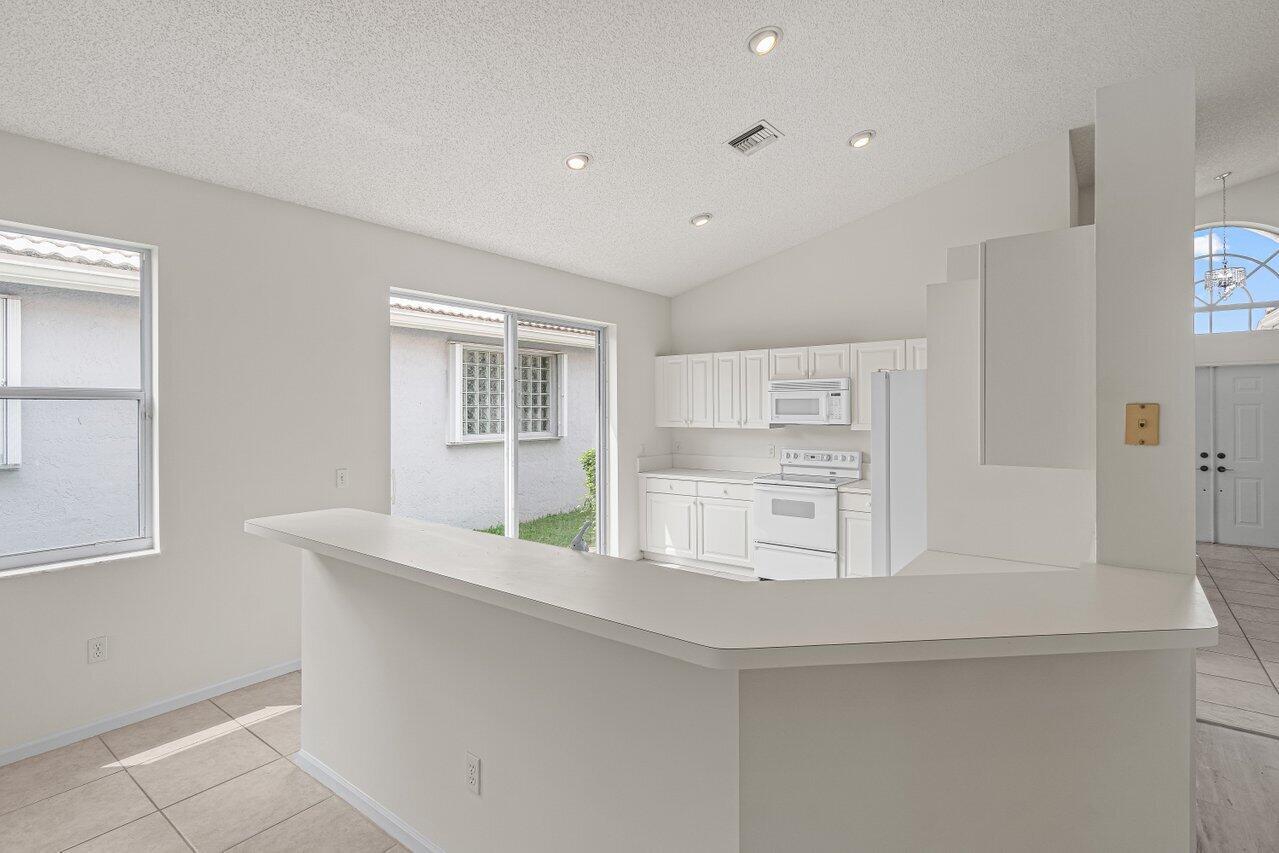 7728 Edinburough Lane