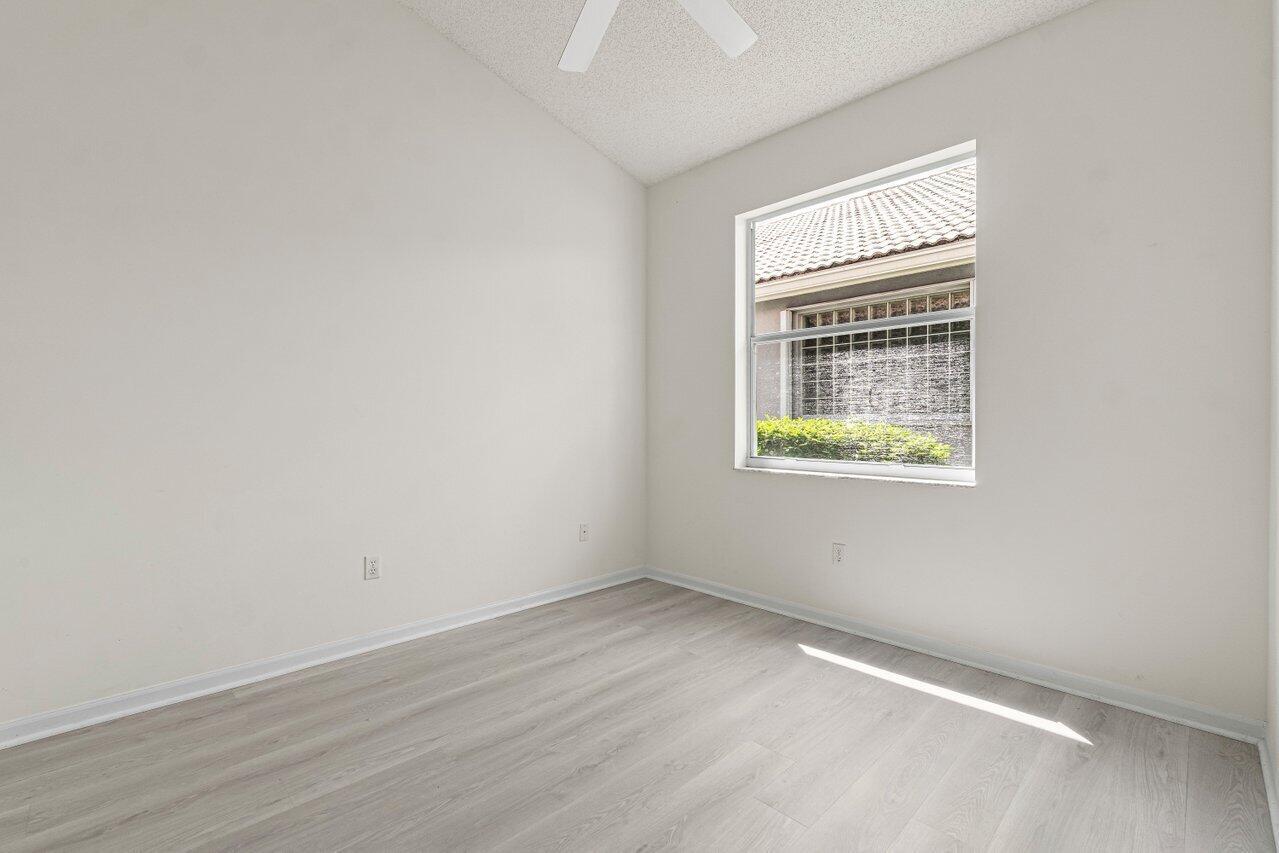 7728 Edinburough Lane