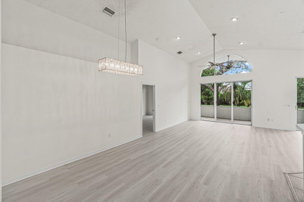 7728 Edinburough Lane