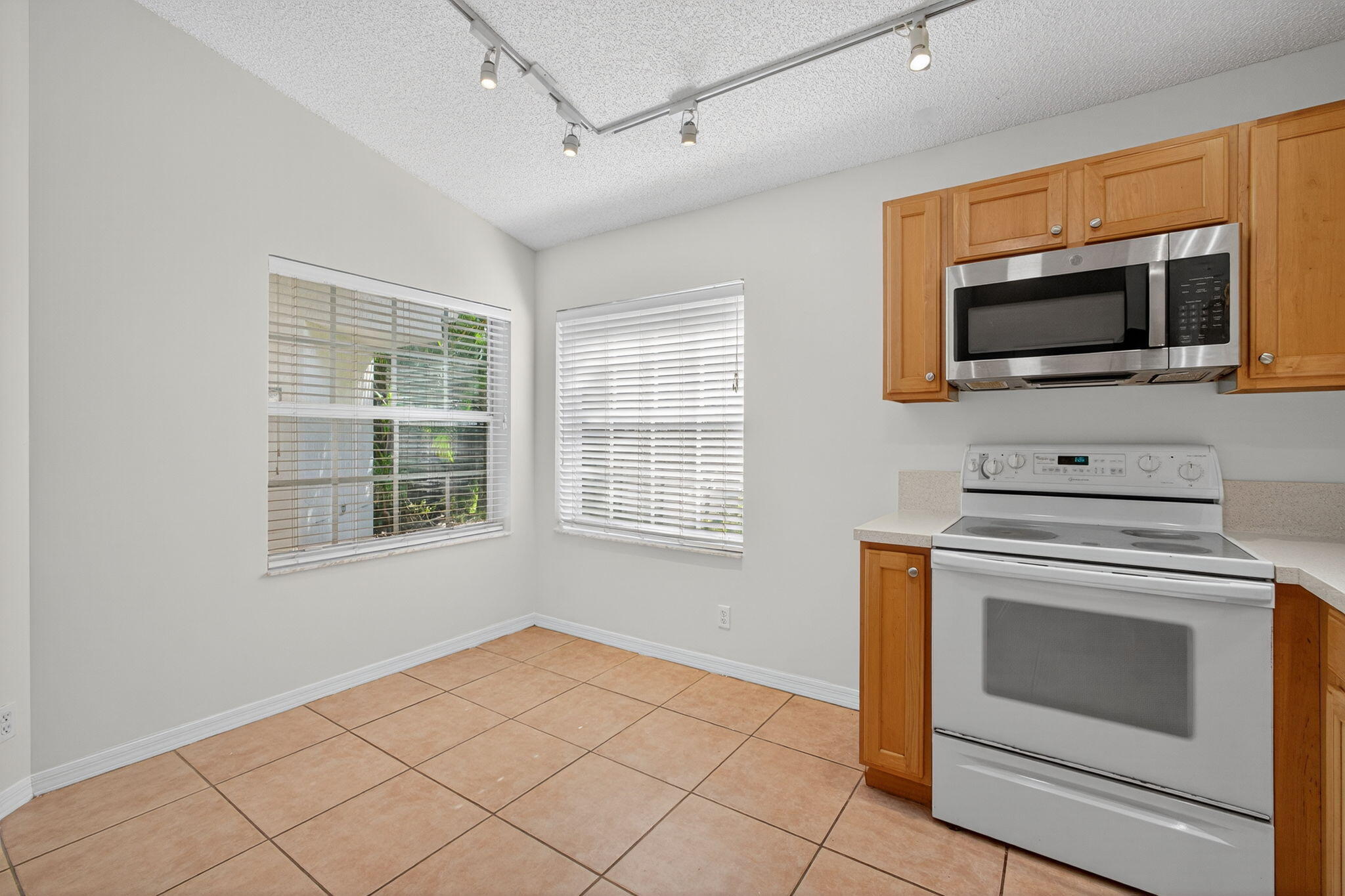 5020 N La Sedona Circle