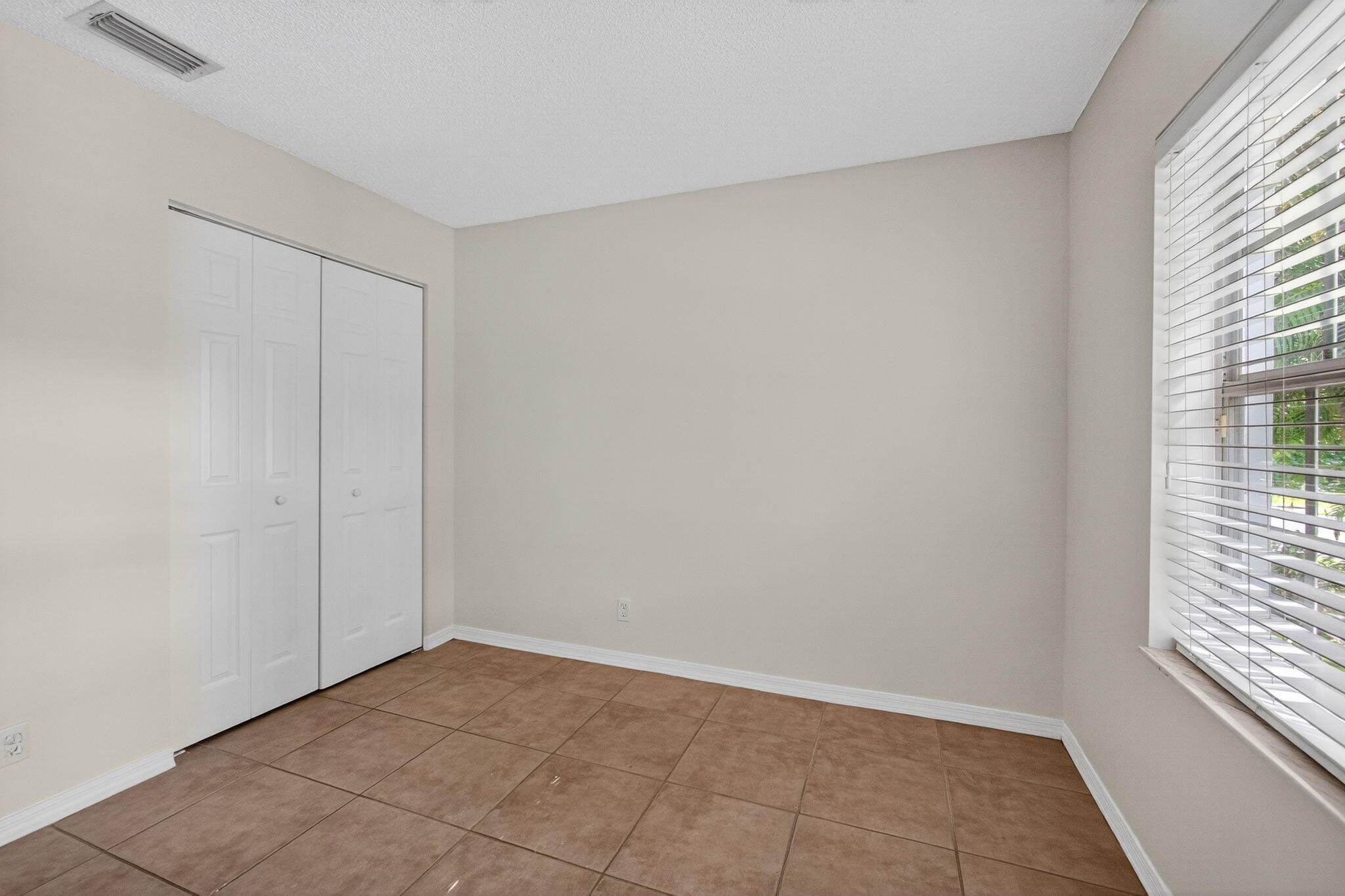 5020 N La Sedona Circle