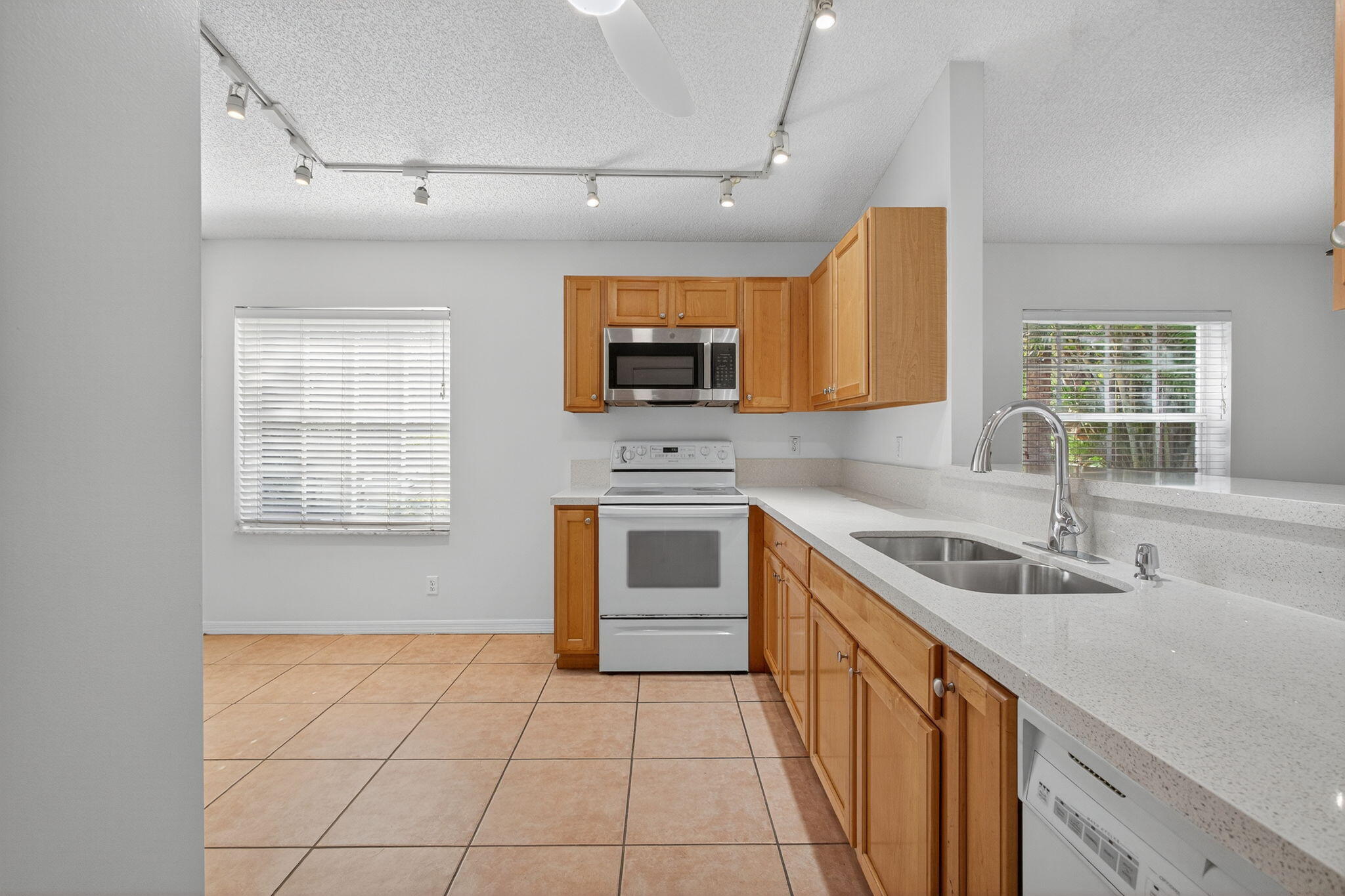 5020 N La Sedona Circle