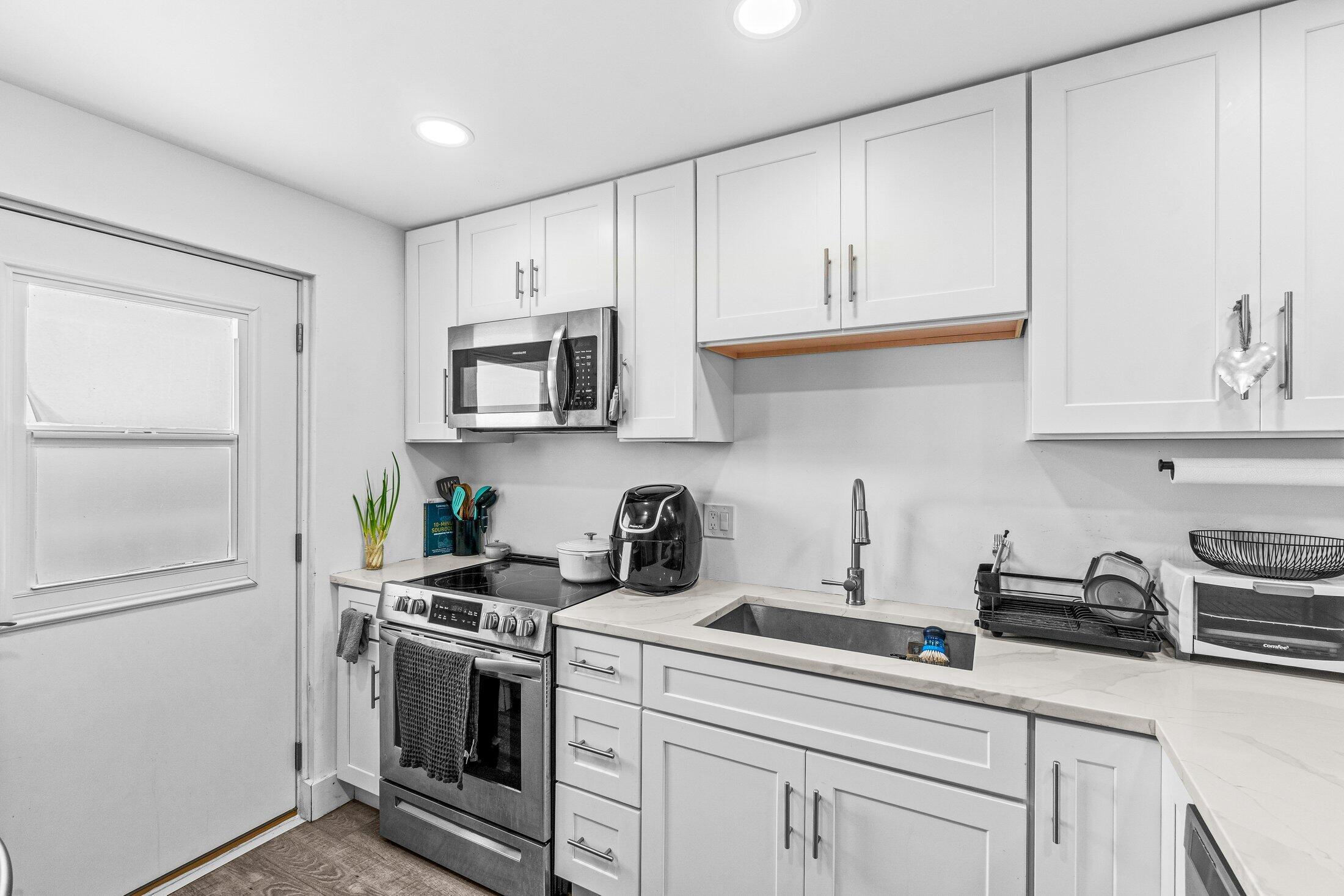 5961 NW 2nd Avenue Ph-E