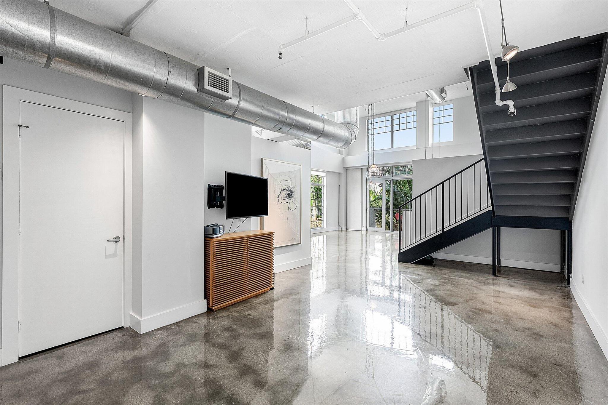 185 NE 4th Avenue 317