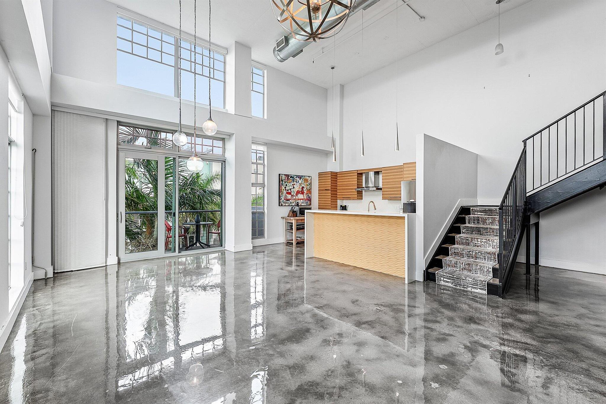 185 NE 4th Avenue 317