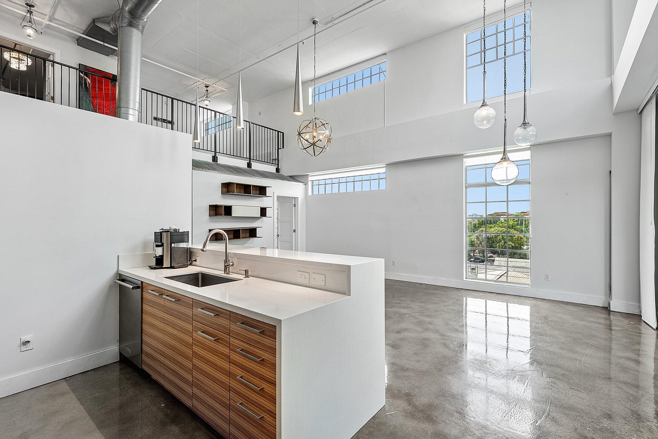 185 NE 4th Avenue 317