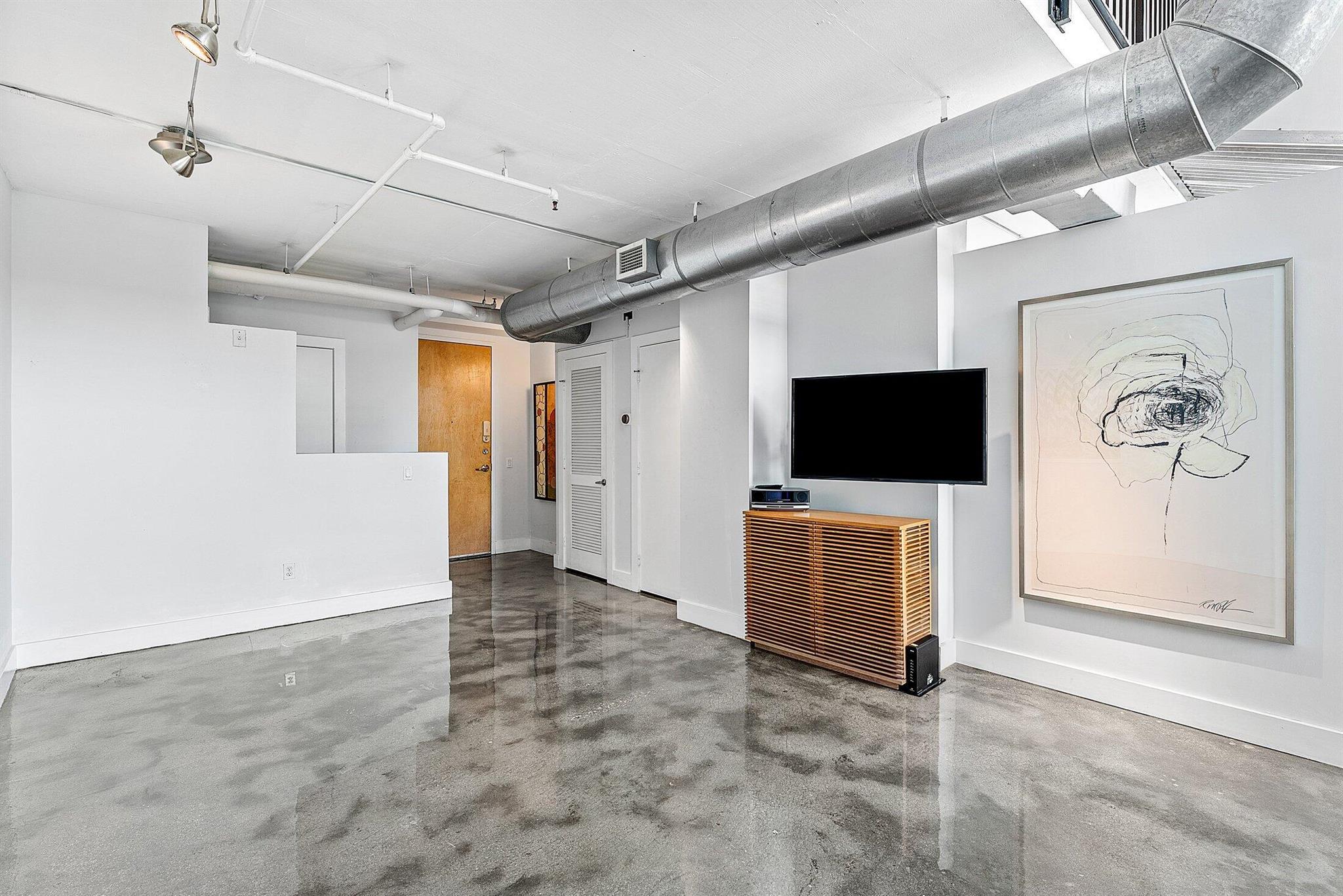 185 NE 4th Avenue 317