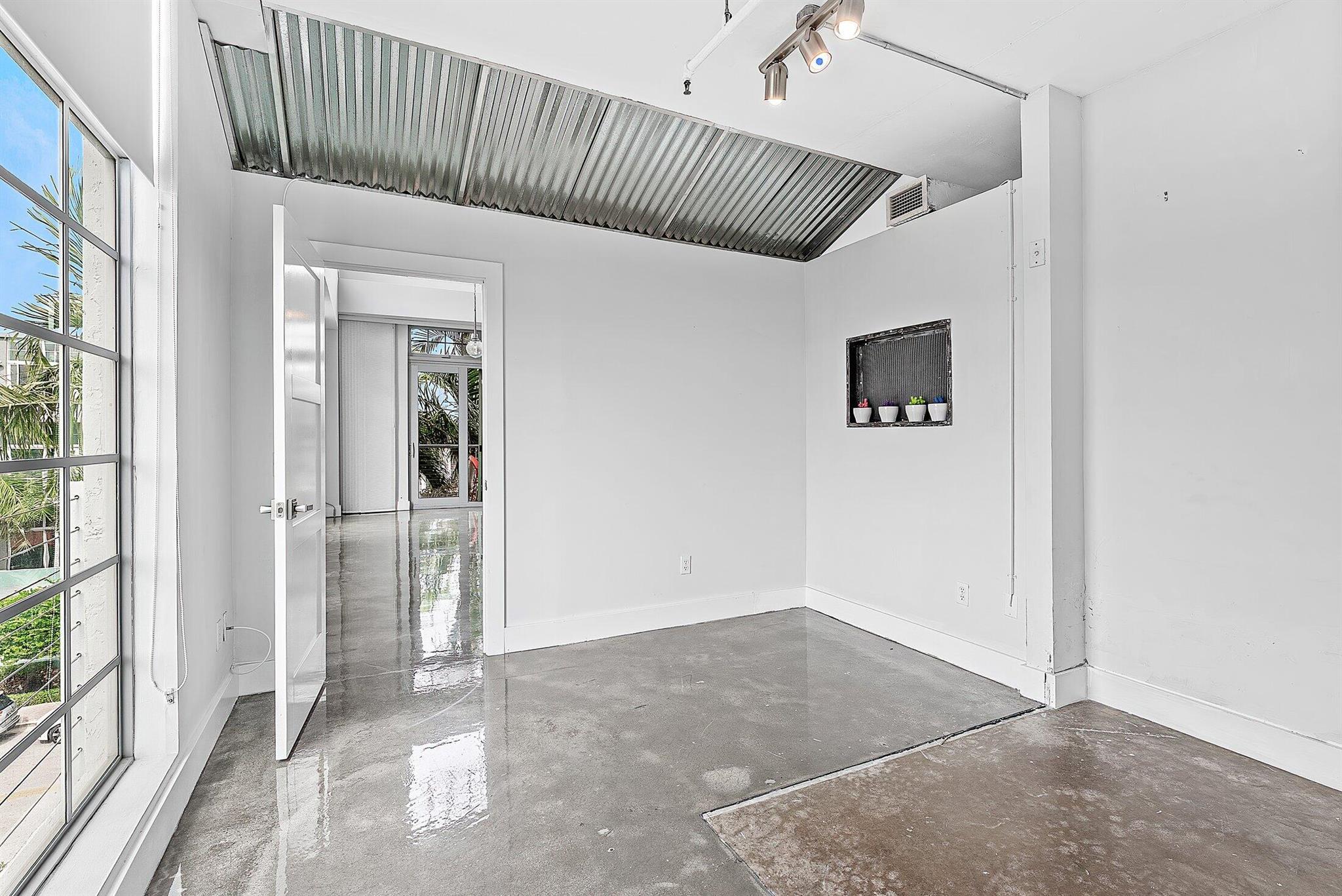 185 NE 4th Avenue 317