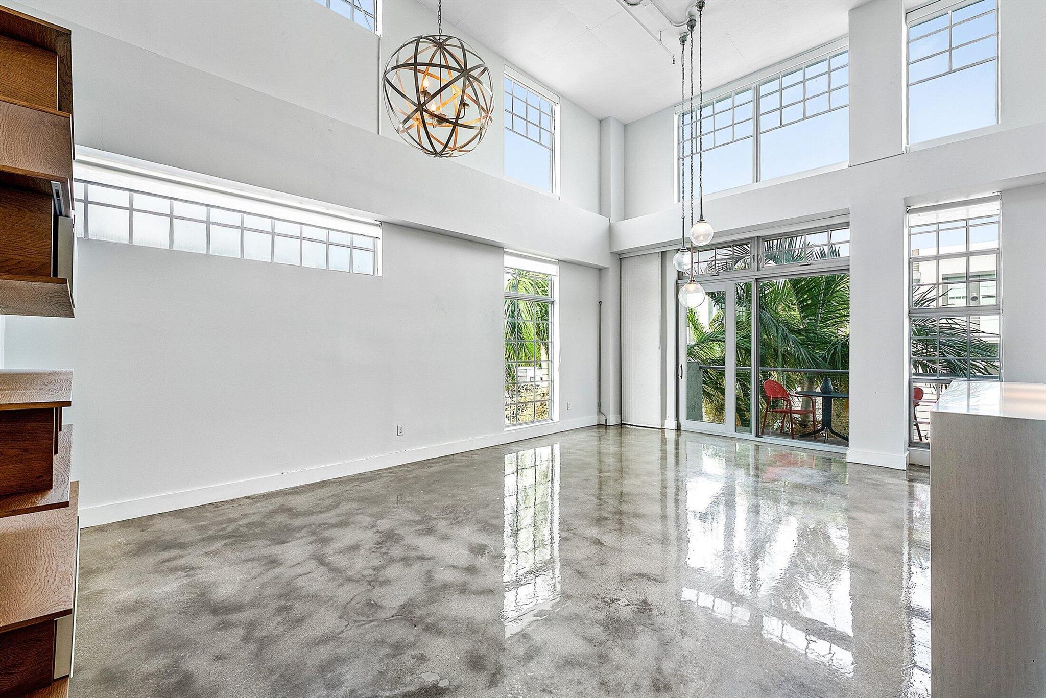 185 NE 4th Avenue 317