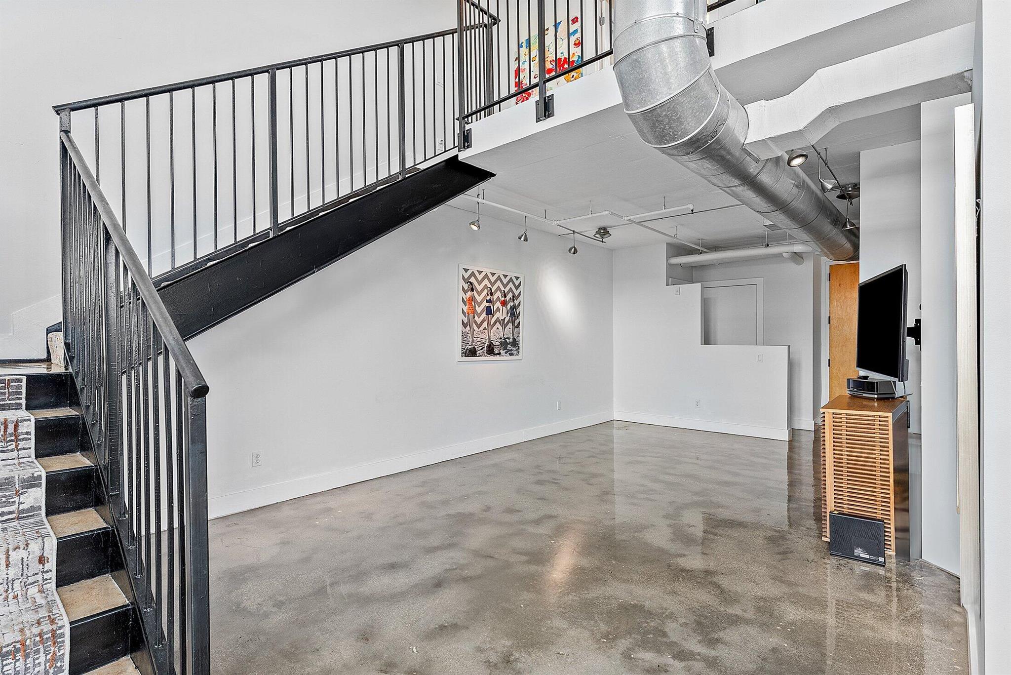 185 NE 4th Avenue 317