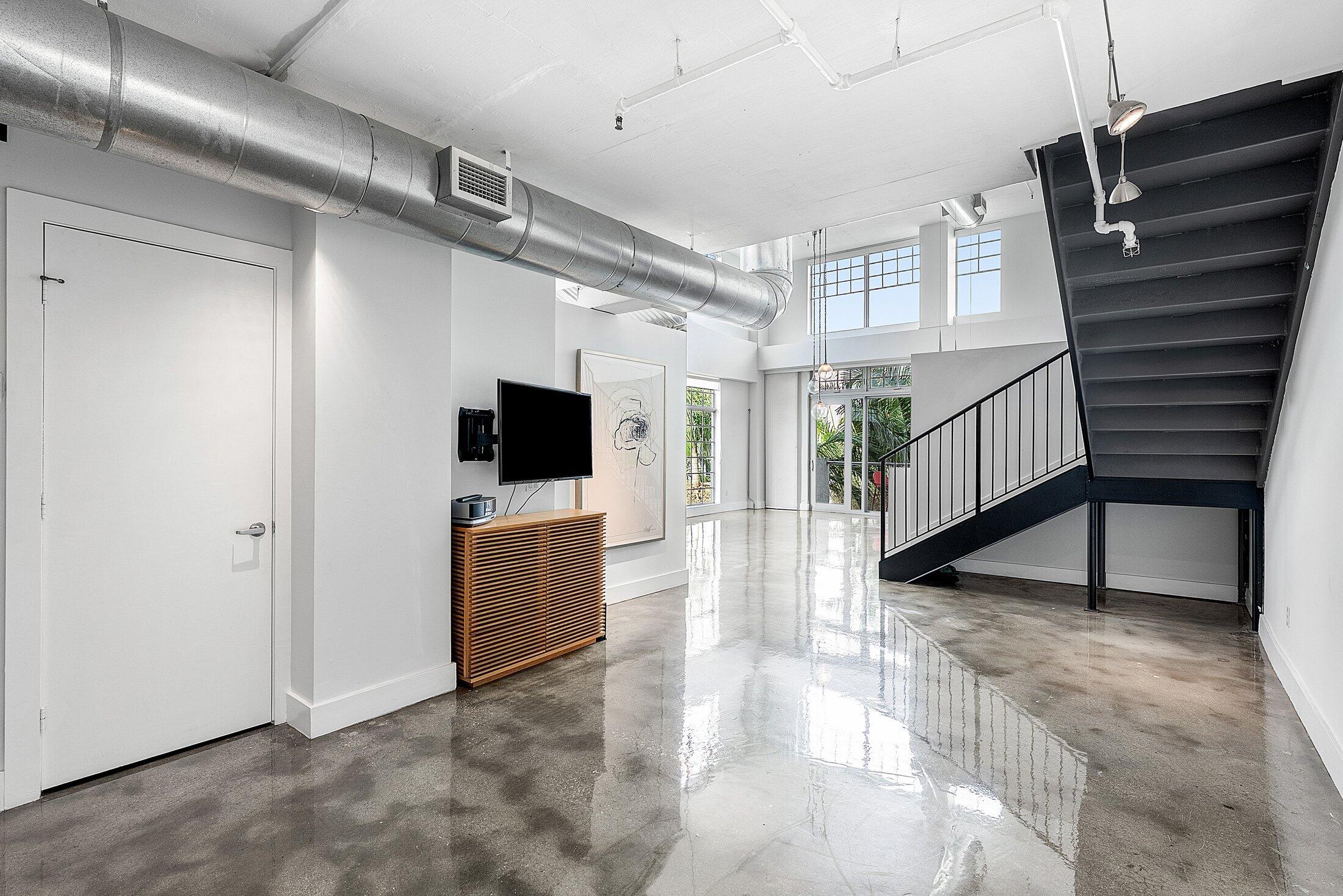 185 NE 4th Avenue 317