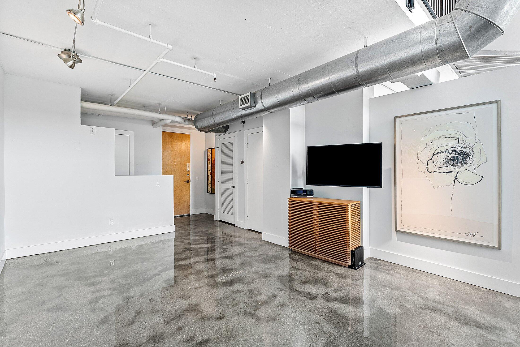 185 NE 4th Avenue 317