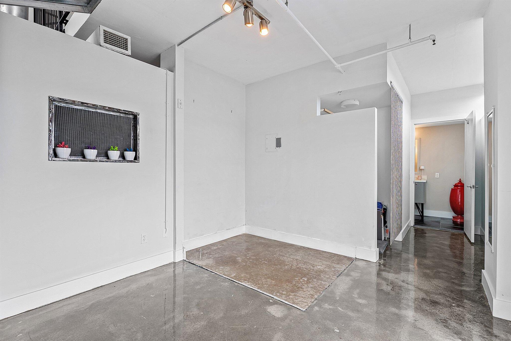 185 NE 4th Avenue 317