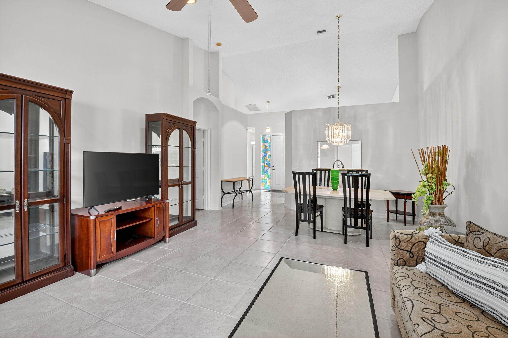 6193 Heliconia Road