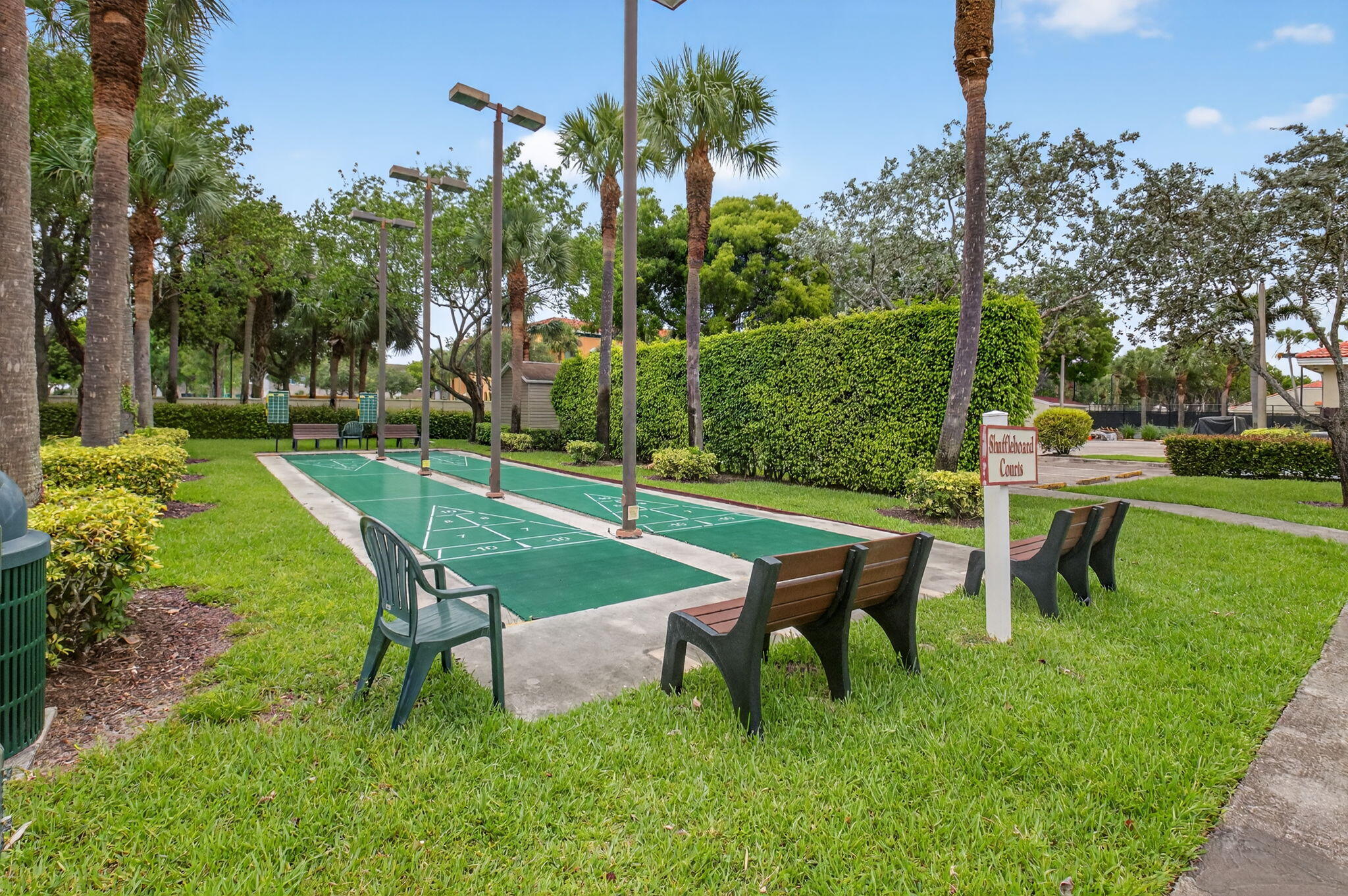 6193 Heliconia Road