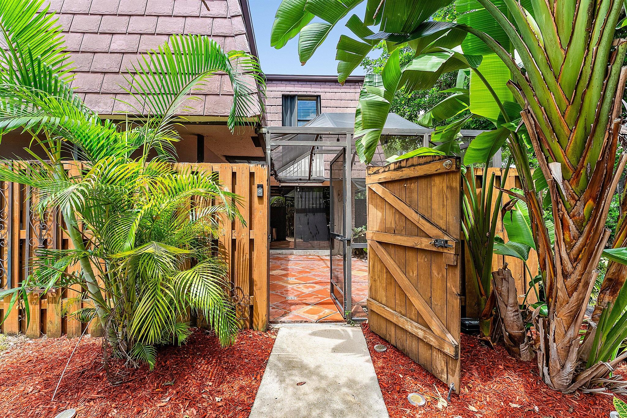 7526 Courtyard Run E